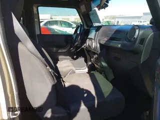 2012 Jeep Wrangler Unlimited Sport z VIN 1C4BJWDG8CL102486, wystawiony jako IAAI lot #41386649 z przebiegiem 156 993 mil mil oraz . Historia ofert i sprzedaży dostępna na DreamBid. Obrazek 5.