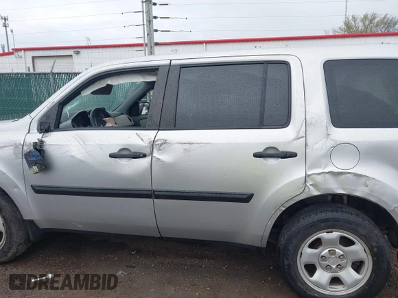 2015 Honda Pilot LX with VIN 5FNYF4H21FB020315, listed as a IAAI auction lot 42072899 with Not Provided miles and . Bid and sale history available at carsss.com. Image 14.