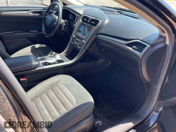 2017 Ford Fusion SE z VIN 3FA6P0HD5HR252082, wystawiony jako Copart lot #58874565 z przebiegiem 181 528 mil mil oraz Czysty tytuł • Clean title. Historia ofert i sprzedaży dostępna na DreamBid. Obrazek 5.
