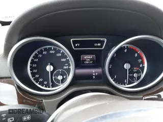2015 Mercedes-Benz GL-Class GL 350 BlueTEC with VIN 4JGDF2EE1FA605918, listed as a Copart auction lot 80406743 with 125,117 mi miles. Bid and sale history available at carsss.com. Image 9.