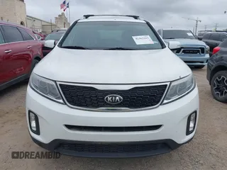 2014 Kia Sorento LX z VIN 5XYKT3A62EG533070, wystawiony jako IAAI lot #42363163 z przebiegiem 121 368 mil mil oraz . Historia ofert i sprzedaży dostępna na DreamBid. Obrazek 6.
