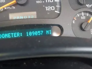 2003 Chevrolet Silverado 1500 LT with VIN 1GCEK19T33E304904, listed as a IAAI auction lot 41647065 with 109,057 mi miles. Bid and sale history available at carsss.com. Image 16.