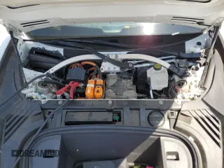 2022 Audi e-tron GT Prestige z VIN WAUEJBFW8N7001600, wystawiony jako Copart lot #60571595 z przebiegiem 26 399 mil mil oraz Szkoda całkowita • Salvage title. Historia ofert i sprzedaży dostępna na DreamBid. Obrazek 11.