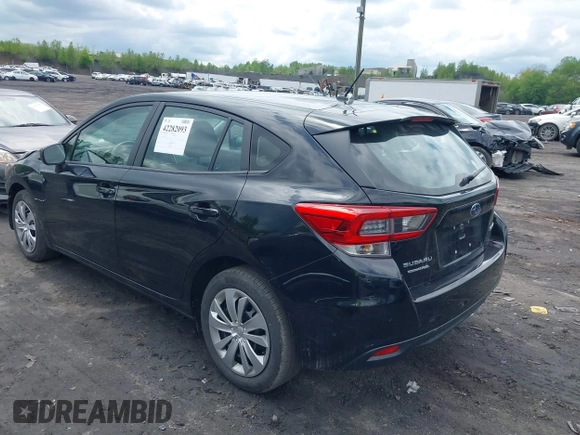 2022 Subaru Impreza z VIN 4S3GTAB6XN3708646, wystawiony jako IAAI lot #42282093 z przebiegiem 16 810 mil mil oraz . Historia ofert i sprzedaży dostępna na DreamBid. Obrazek 3.