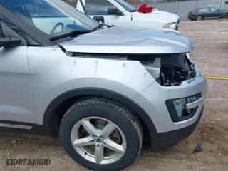 2017 Ford Explorer XLT with VIN 1FM5K8D88HGA32272, listed as a IAAI auction lot 41897475 with 166,846 mi miles. Bid and sale history available at carsss.com. Image 17.