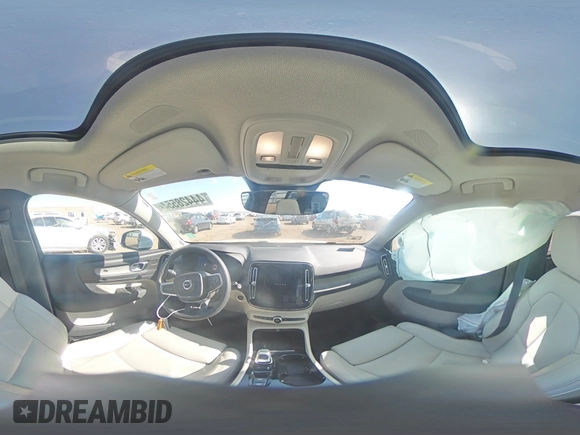 2023 Volvo XC40 Ultimate Bright Theme с VIN YV4L12UA5P2001018, выставлен на аукционе Copart как лот 44428554 с пробегом 7 463 миль миль и . История ставок и продаж доступна на DreamBid. Изображение 13.
