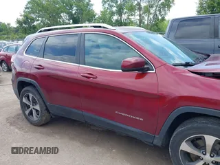 2019 Jeep Cherokee Limited z VIN 1C4PJMDN0KD209386, wystawiony jako IAAI lot #42650728 z przebiegiem 84 848 mil mil oraz . Historia ofert i sprzedaży dostępna na DreamBid. Obrazek 13.
