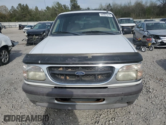 1998 Ford Explorer XL z VIN 1FMZU32EXWUA38970, wystawiony jako Copart lot #44991615 z przebiegiem 298 655 mil mil oraz Szkoda całkowita • Salvage title. Historia ofert i sprzedaży dostępna na DreamBid. Obrazek 5.