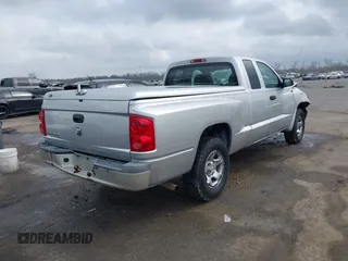 2005 Dodge Dakota ST with VIN 1D7HE22K25S119460, listed as a IAAI auction lot 41790592 with 104,995 mi miles and . Bid and sale history available at DreamBid. Image 4.