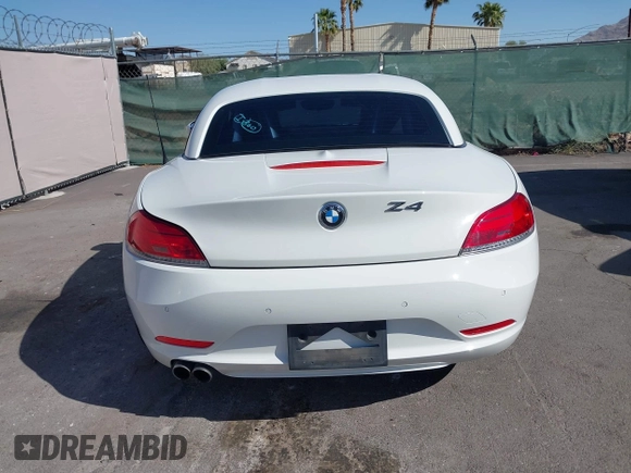 2009 BMW Z4 sDrive30i with VIN WBALM53549E161311, listed as a IAAI auction lot 41985897 with 112,997 mi miles. Bid and sale history available at carsss.com. Image 16.