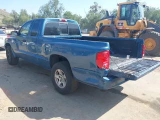 2005 Dodge Dakota SLT with VIN 1D7HE42N85S194847, listed as a IAAI auction lot 41880048 with 289,575 mi miles and . Bid and sale history available at DreamBid. Image 3.