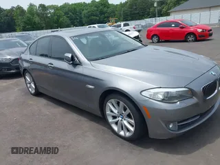 2011 BMW 5 Series 535i z VIN WBAFR7C5XBC266981, wystawiony jako IAAI lot #42294827 z przebiegiem 112 065 mil mil oraz . Historia ofert i sprzedaży dostępna na DreamBid. Obrazek 1.