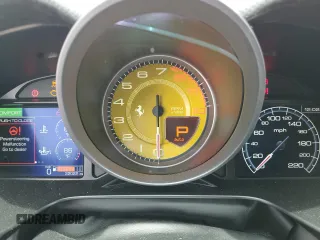 2020 Ferrari Portofino z VIN ZFF89FPAXL0248787, wystawiony jako Copart lot #57488894 z przebiegiem 22 022 mil mil oraz Nie do naprawy. Historia ofert i sprzedaży dostępna na DreamBid. Obrazek 9.