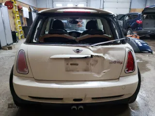 2005 MINI Hardtop S with VIN WMWRE33485TD93762, listed as a Copart auction lot 52388305 with 94,715 mi miles and Clean Title. Bid and sale history available at DreamBid. Image 6.