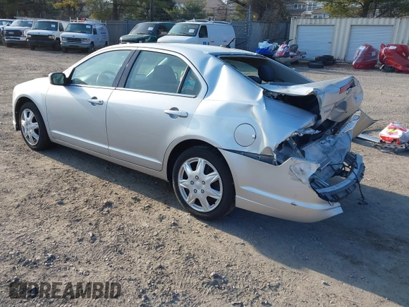 2011 Ford Fusion SE with VIN 3FAHP0HA2BR194051, listed as a IAAI auction lot 41712044 with 64,001 mi miles. Bid and sale history available at carsss.com. Image 3.