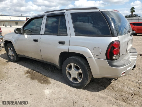 2008 Chevrolet TrailBlazer LT w/1LT with VIN 1GNDS13S282225316, listed as a Copart auction lot 78546984 with 127,740 mi miles and Salvage Title. Bid and sale history available at carsss.com. Image 2.