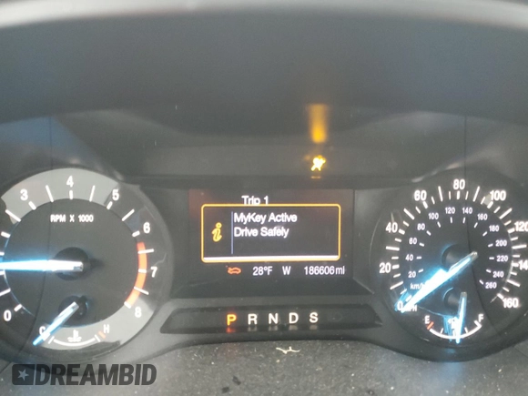 2013 Ford Fusion SE with VIN 3FA6P0HR5DR205592, listed as a Copart auction lot 87661635 with 186,606 mi miles and Clean Title. Bid and sale history available at carsss.com. Image 9.