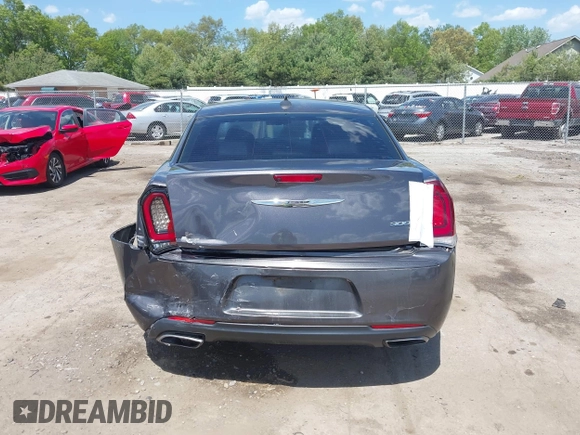 2015 Chrysler 300 S z VIN 2C3CCABGXFH859898, wystawiony jako IAAI lot #42275542 z przebiegiem 164 402 mil mil oraz . Historia ofert i sprzedaży dostępna na DreamBid. Obrazek 16.