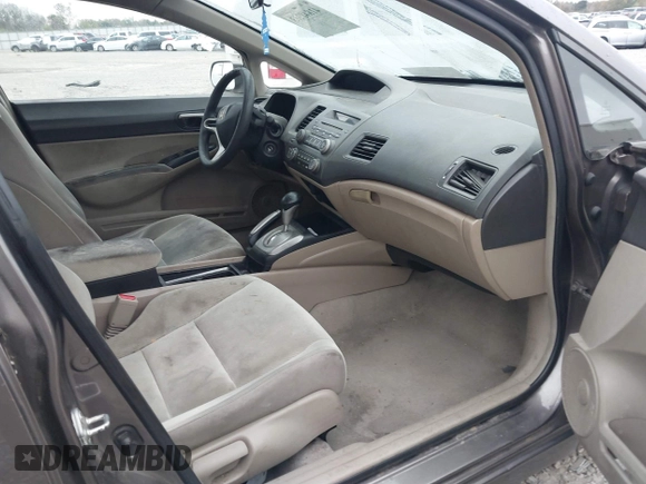 2009 Honda Civic LX z VIN 1HGFA16539L005299, wystawiony jako IAAI lot #41848263 z przebiegiem 169 019 mil mil oraz . Historia ofert i sprzedaży dostępna na DreamBid. Obrazek 5.