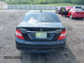 2009 Mercedes-Benz C 300 Sport z VIN WDDGF81X99F247766, wystawiony jako IAAI lot #42426314 z przebiegiem 174 256 mil mil oraz . Historia ofert i sprzedaży dostępna na DreamBid. Obrazek 17.