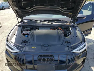 2022 Audi e-tron Premium Plus with VIN WA1LAAGE3NB009881, listed as a Copart auction lot 55096875 with 31,718 mi miles and Salvage title. Bid and sale history available at DreamBid. Image 12.