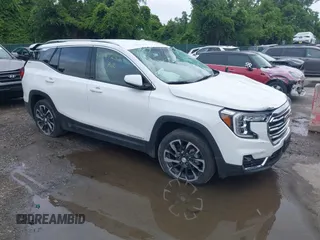 2023 GMC Terrain SLT z VIN 3GKALVEGXPL268487, wystawiony jako IAAI lot #42347257 z przebiegiem Nie podano mil oraz . Historia ofert i sprzedaży dostępna na DreamBid. Obrazek 1.