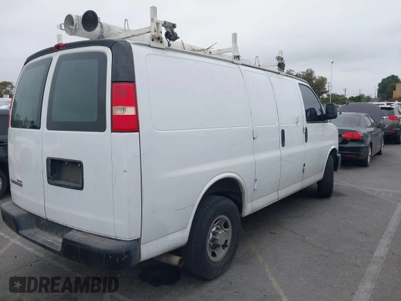 2012 Chevrolet Express Cargo z VIN 1GCWGFCA7C1201373, wystawiony jako IAAI lot #42414621 z przebiegiem 181 807 mil mil oraz . Historia ofert i sprzedaży dostępna na DreamBid. Obrazek 4.