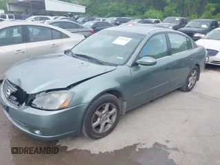2005 Nissan Altima 2.5 S with VIN 1N4AL11D05N404581, listed as a IAAI auction lot 42073642 with 92,918 mi miles. Bid and sale history available at carsss.com. Image 2.