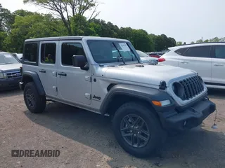 2024 Jeep Wrangler Sport S z VIN 1C4PJXDG1RW304993, wystawiony jako IAAI lot #42387509 z przebiegiem 6 987 mil mil oraz . Historia ofert i sprzedaży dostępna na DreamBid. Obrazek 13.