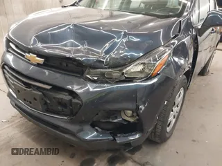 2018 Chevrolet Trax LS with VIN 3GNCJKSBXJL400731, listed as a IAAI auction lot 41827568 with 101,605 mi miles. Bid and sale history available at carsss.com. Image 6.