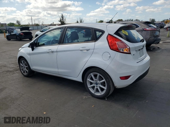 2019 Ford Fiesta SE z VIN 3FADP4EJ5KM106732, wystawiony jako Copart lot #55856145 z przebiegiem 79 778 mil mil oraz Szkoda całkowita • Salvage title. Historia ofert i sprzedaży dostępna na DreamBid. Obrazek 2.