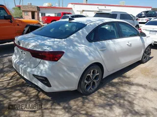 2021 Kia Forte LXS с VIN 3KPF24AD3ME305423, выставлен на аукционе IAAI как лот 42304440 с пробегом 67 533 миль миль и . История ставок и продаж доступна на DreamBid. Изображение 4.