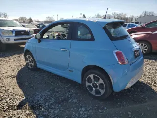 2016 FIAT 500e with VIN 3C3CFFGEXGT170268, listed as a Copart auction lot 48843145 with 27,323 mi miles and Salvage Title. Bid and sale history available at carsss.com. Image 2.