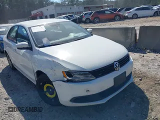 2014 Volkswagen Jetta Sedan SE w/Connectivity/Sunroof PZEV with VIN 3VWD17AJ5EM240340, listed as a IAAI auction lot 41787939 with 173,643 mi miles. Bid and sale history available at carsss.com. Image 1.