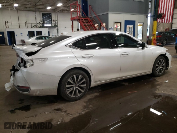 2021 Lexus ES with VIN 58ADA1C15MU003911, listed as a Copart auction lot 45132645 with 17,153 mi miles and Salvage Title. Bid and sale history available at carsss.com. Image 3.