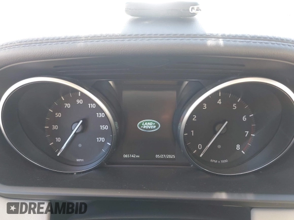 2017 Land Rover Range Rover Sport HSE z VIN SALWR2FV3HA125426, wystawiony jako IAAI lot #42327634 z przebiegiem 65 142 mil mil oraz . Historia ofert i sprzedaży dostępna na DreamBid. Obrazek 7.