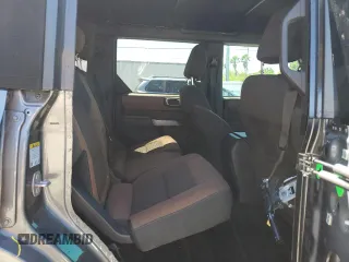 2023 Ford Bronco z VIN 1FMDE5BH4PLA99848, wystawiony jako Copart lot #49833595 z przebiegiem 29 101 mil mil oraz Szkody całkowita. Historia ofert i sprzedaży dostępna na DreamBid. Obrazek 11.