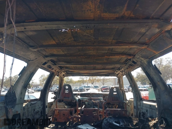 2000 Ford Excursion Limited with VIN 1FMNU43S9YED54222, listed as a IAAI auction lot 41685908 with Not provided miles and . Bid and sale history available at DreamBid. Image 13.