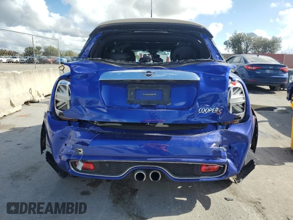 2020 MINI Hardtop 4 Door Cooper S z VIN WMWXU9C06L2L49091, wystawiony jako Copart lot #84885264 z przebiegiem 70 542 mil mil oraz Szkoda całkowita • Salvage title. Historia ofert i sprzedaży dostępna na DreamBid. Obrazek 6.