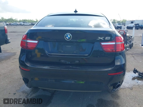 2014 BMW X6 xDrive35i with VIN 5UXFG2C5XE0C43526, listed as a IAAI auction lot 42121122 with 199,564 mi miles. Bid and sale history available at carsss.com. Image 16.