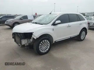 2012 Lincoln MKX with VIN 2LMDJ6JK8CBL01555, listed as a IAAI auction lot 41723407 with 111,370 mi miles. Bid and sale history available at carsss.com. Image 2.