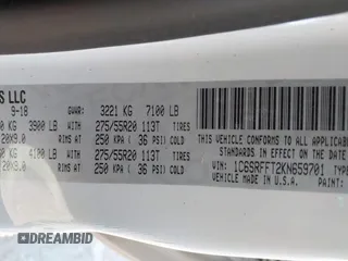 2019 Ram 1500 Big Horn z VIN 1C6SRFFT2KN659701, wystawiony jako IAAI lot #42051736 z przebiegiem 165 542 mil mil oraz . Historia ofert i sprzedaży dostępna na DreamBid. Obrazek 9.