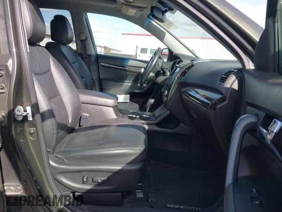 2013 Kia Sorento EX with VIN 5XYKUDA24DG331006, listed as a IAAI auction lot 41998319 with 143,141 mi miles. Bid and sale history available at carsss.com. Image 5.