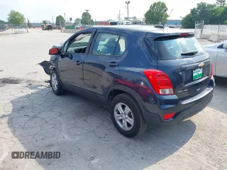 2019 Chevrolet Trax LS with VIN 3GNCJNSB9KL281783, listed as a IAAI auction lot 39713553 with 25,696 mi miles. Bid and sale history available at carsss.com. Image 3.