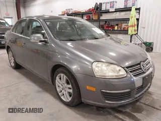 2010 Volkswagen Jetta TDI z VIN 3VWRL7AJ1AM180695, wystawiony jako IAAI lot #41519946 z przebiegiem 152 111 mil mil oraz . Historia ofert i sprzedaży dostępna na DreamBid. Obrazek 1.