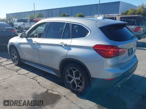2017 BMW X1 xDrive28i z VIN WBXHT3Z34H4A53805, wystawiony jako IAAI lot #40682476 z przebiegiem 225 253 mil mil oraz . Historia ofert i sprzedaży dostępna na DreamBid. Obrazek 3.