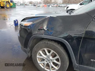 2017 Jeep Cherokee Sport с VIN 1C4PJMAB0HW657862, выставлен на аукционе IAAI как лот 41507015 с пробегом 57 968 миль миль и . История ставок и продаж доступна на DreamBid. Изображение 6.