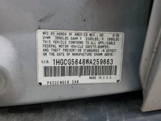 1998 Honda Accord LX z VIN 1HGCG5648WA259663, wystawiony jako Copart lot #55341505 z przebiegiem 205 257 mil mil oraz Szkoda całkowita • Salvage title. Historia ofert i sprzedaży dostępna na DreamBid. Obrazek 13.