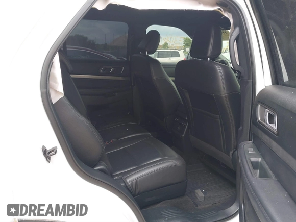 2018 Ford Explorer XLT with VIN 1FM5K8D82JGB43194, listed as a IAAI auction lot 39942301 with 123,033 mi miles and . Bid and sale history available at carsss.com. Image 8.
