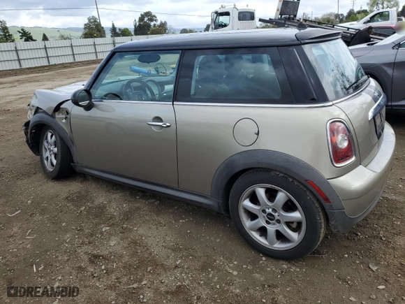 2009 MINI Cooper Hardtop with VIN WMWMF33559TW70189, listed as a Copart auction lot 51461365 with 146,700 mi miles and Salvage Title. Bid and sale history available at carsss.com. Image 2.